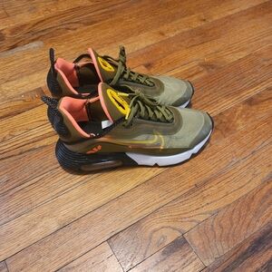 Air Max 2090 Women's Size 10